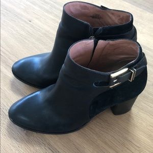 Louise et Cie Shoes - Louise Et Cie Vasca leather suede black booties Louise et Cie Shoes - Louise Et Cie Vasca leather suede black booties